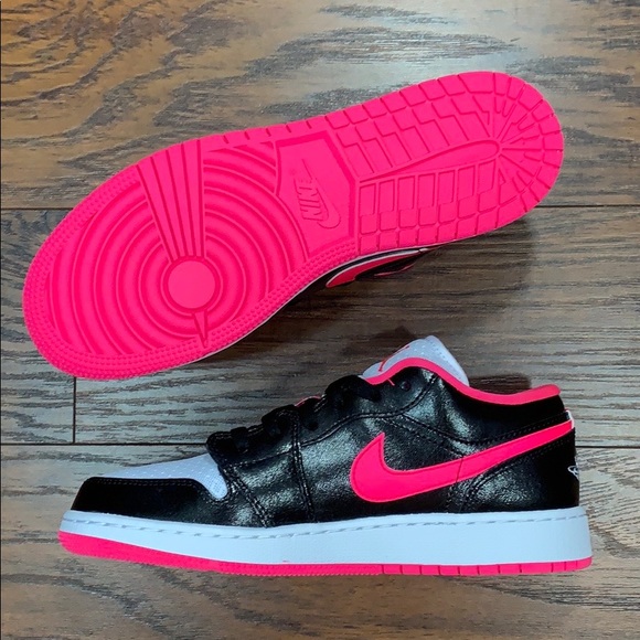 NIKE AIR JORDAN 1 LOW (GS) Black/Hyper Pink-White - Picture 2 of 16